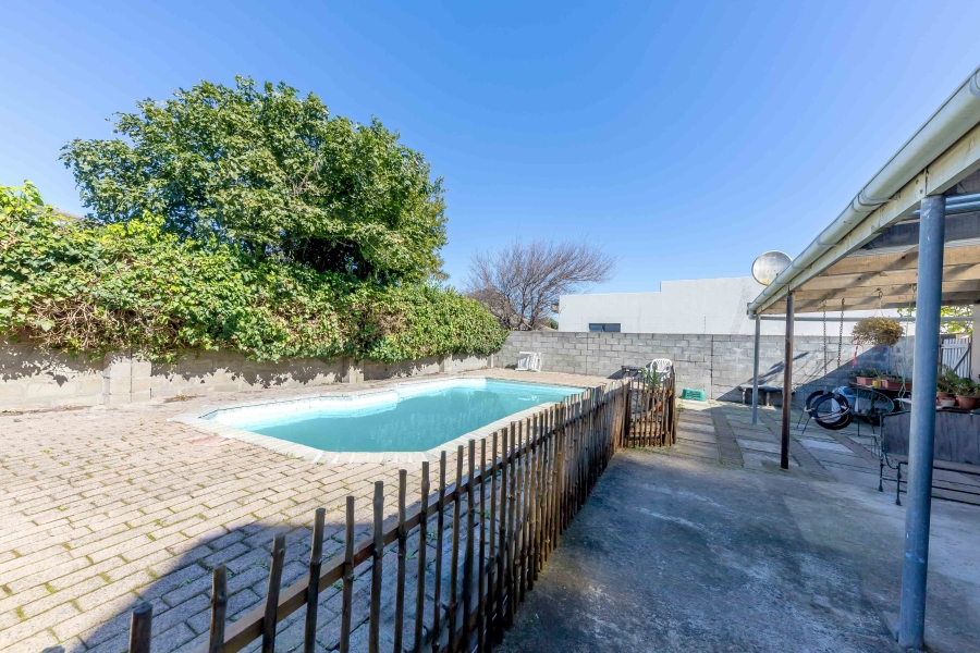 4 Bedroom Property for Sale in Ottery East Western Cape